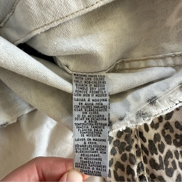 Nordstrom Thread & Supply NWT Golden Jaguar Leopard Print Cropped Denim Jacket - Picture 9 of 11